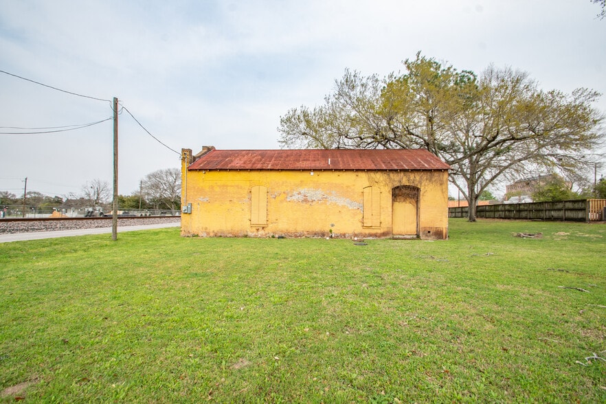 More Photos Of 603 Calhoun St, Richmond Office Residential For Sale