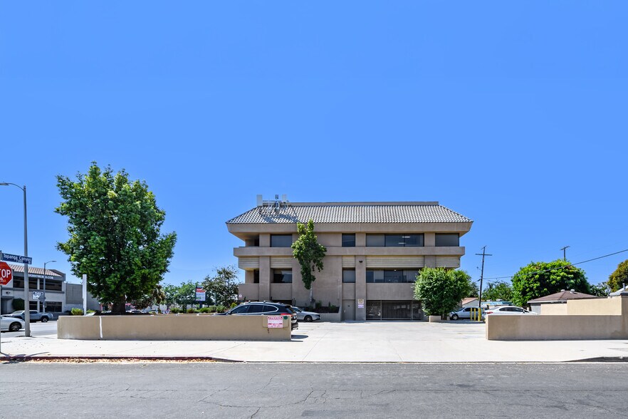 More Photos Of 7301 Topanga Canyon Blvd, Canoga Park Office For Lease
