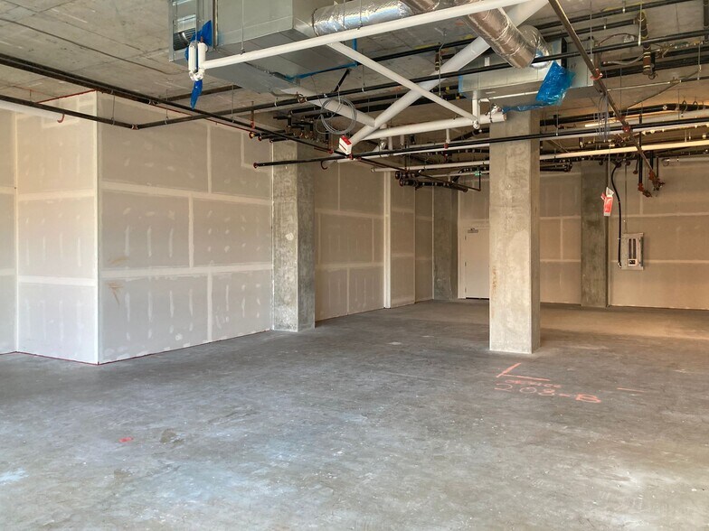 More Photos Of 1526 Finlay St, White Rock Apartments For Sale