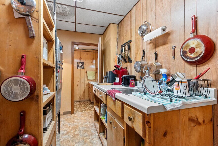 More Photos Of 537 Caldwell Ave, Oconto Falls Office For Sale