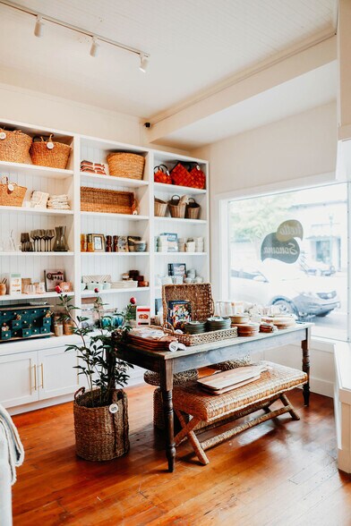 More Photos Of 536-538 Broadway, Sonoma Storefront For Lease