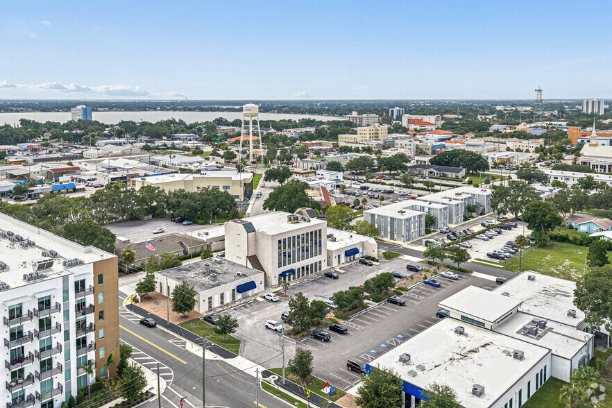 More Photos Of 130 Bates Ave SW, Winter Haven Office For Lease