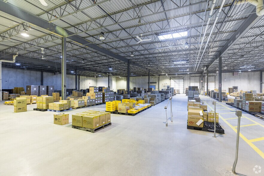 More Photos Of 47 Commerce Dr, Cranbury Light Distribution For Sale