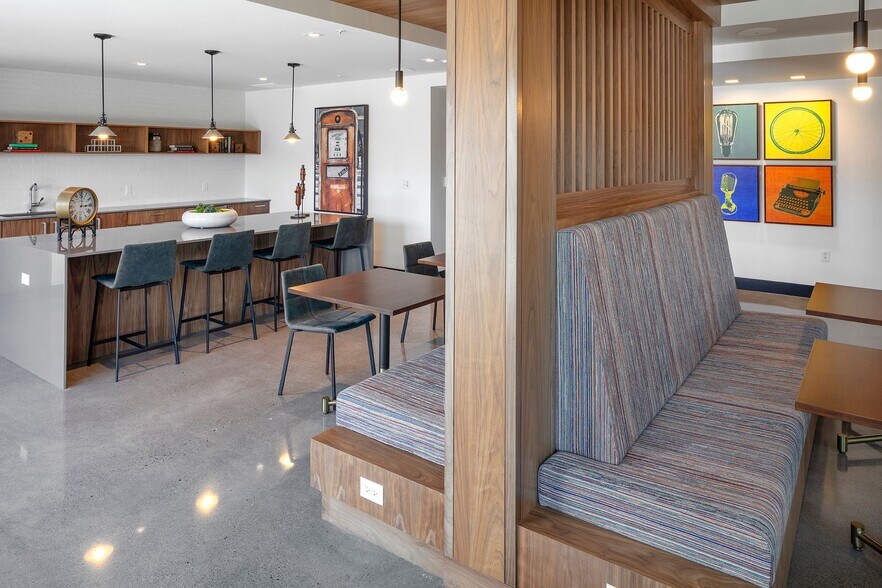 More Photos Of 11125 SE 21st St, Milwaukie Apartments For Lease