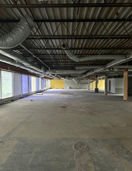 More Photos Of 5135 Golf Rd, Skokie Medical For Sale