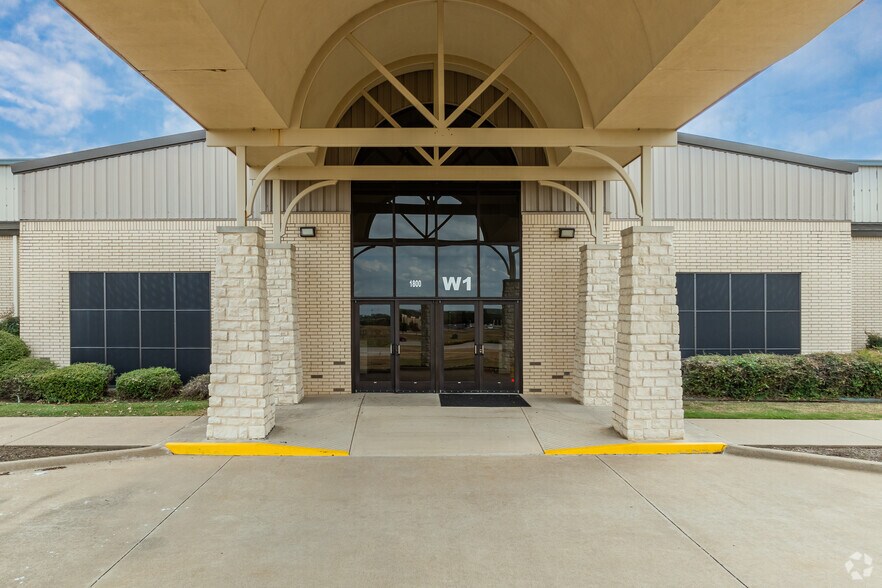 More Photos Of 1800 E Broad St, Mansfield Land For Sale