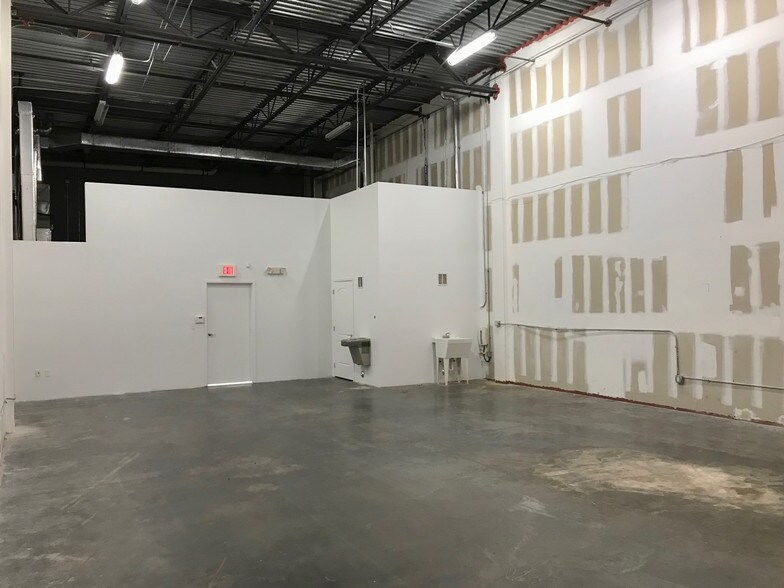 More Photos Of 10388 State Road 84, Davie Warehouse For Lease