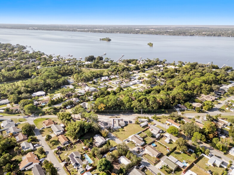 More Photos Of 1310 S Tropical Trl, Merritt Island General Retail For Sale