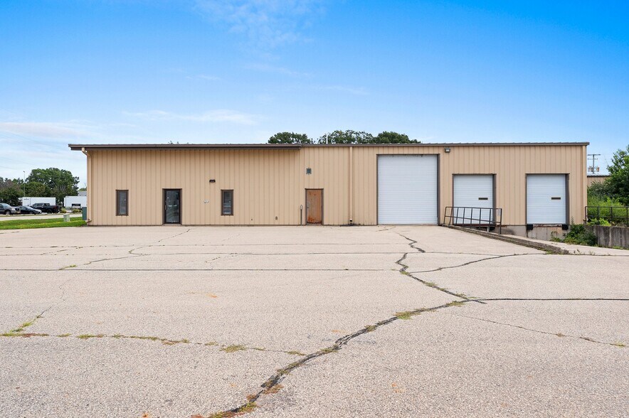 More Photos Of 1373 Kimberly Dr, Neenah Flex For Sale