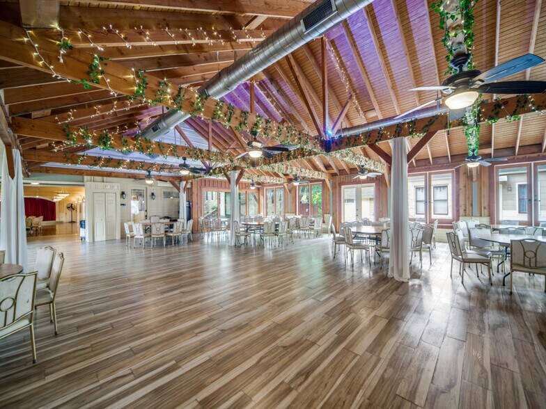 More Photos Of 331 Fifth St, Comfort Religious Facility For Lease