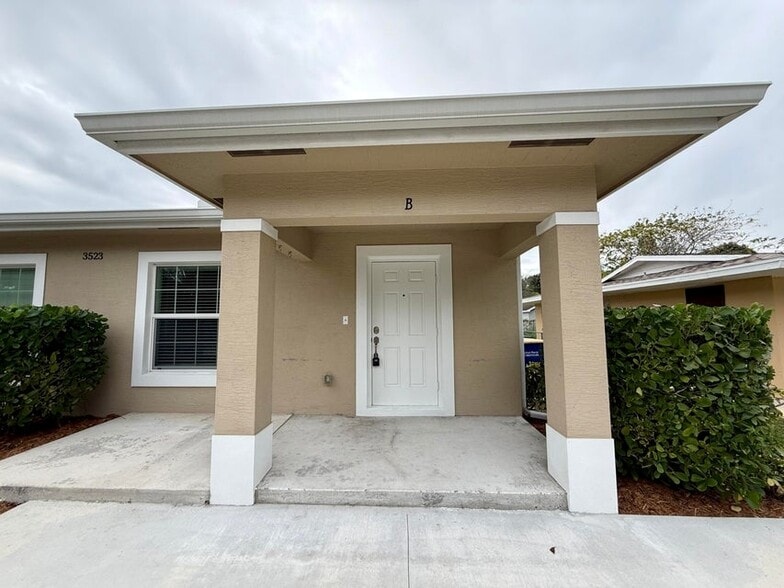 More Photos Of 3531 S 7th St, Fort Pierce Apartments For Sale
