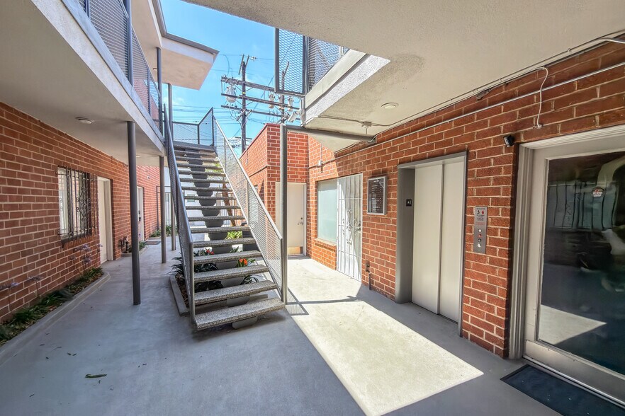 More Photos Of 8701 La Tijera Blvd, Los Angeles Storefront For Sale