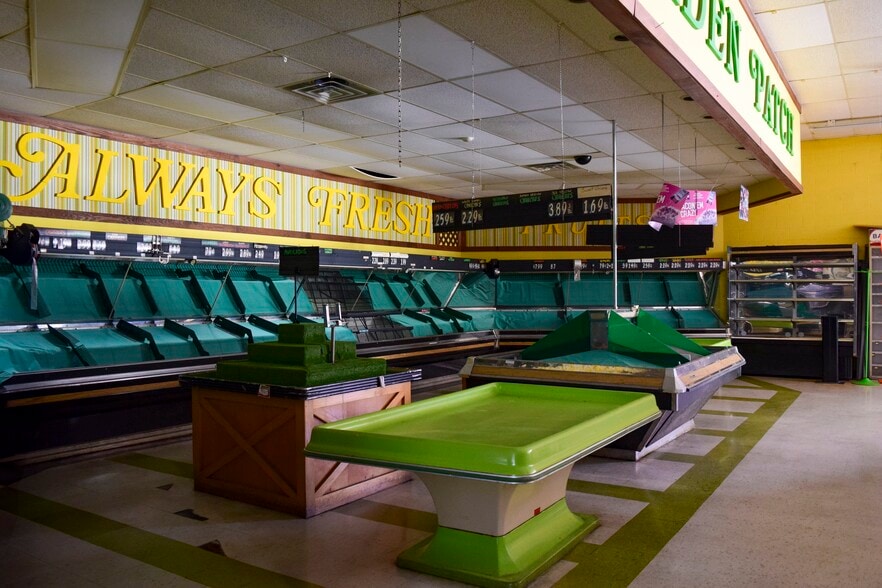 More Photos Of 202 Doctor Donnie H Jones Jr Blvd W, Princeton Supermarket For Lease