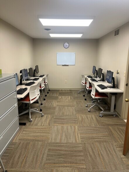 More Photos Of 230-236 Thomas More Pky, Crestview Hills Medical For Lease