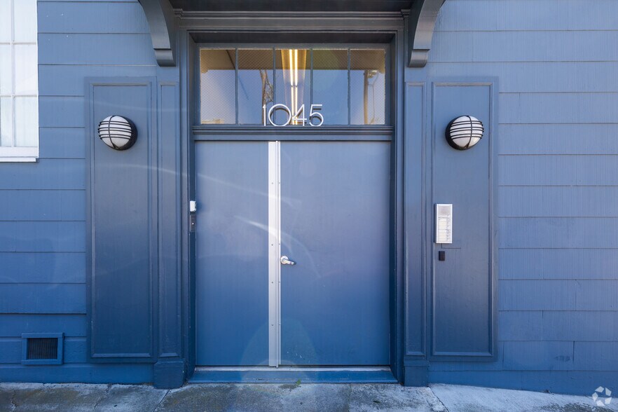 More Photos Of 1045 17th St, San Francisco Loft Creative Space For Lease