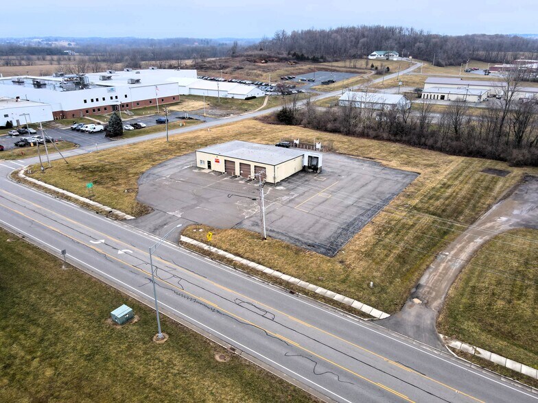 More Photos Of 212 Hobart Dr, Hillsboro Warehouse For Sale