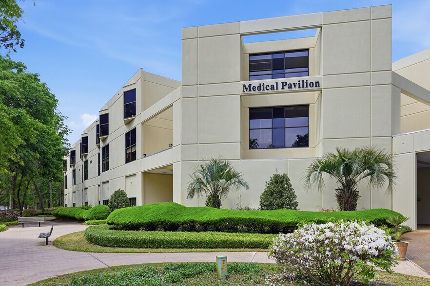 More Photos Of 25 Hospital Center Blvd, Hilton Head Medical For Lease
