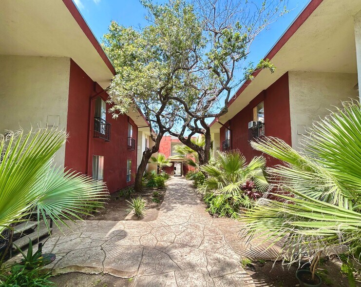 Primary Photo Of 833-835 Alvarado St, Los Angeles Apartments For Sale