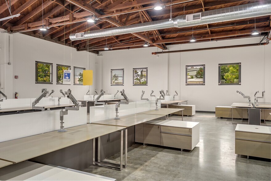 More Photos Of 730 Broadway, Redwood City Research And Development For Lease