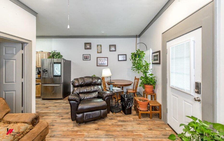 More Photos Of 102 Gray St, Henderson Flex For Sale