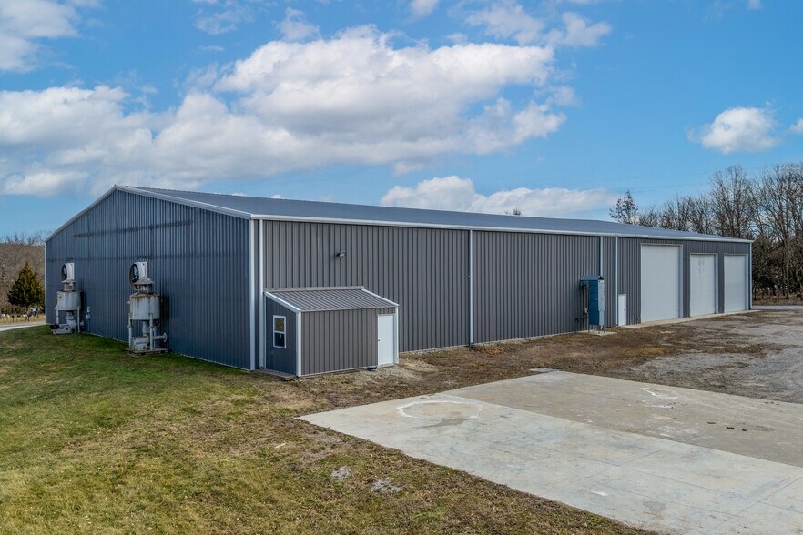More Photos Of 31197 Wingate Rd, Sedalia Flex For Sale