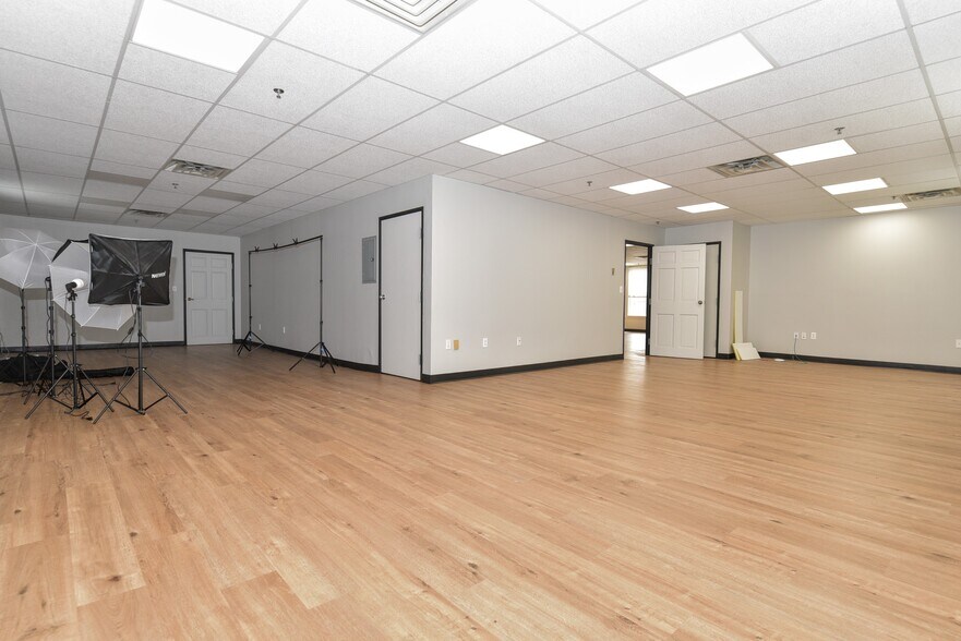 More Photos Of 2 Forest Ave, Oradell Medical For Sale