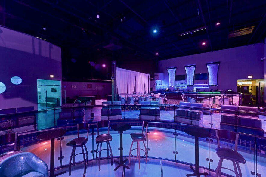 More Photos Of 5555 70th Pl, Bedford Park Freestanding For Sale