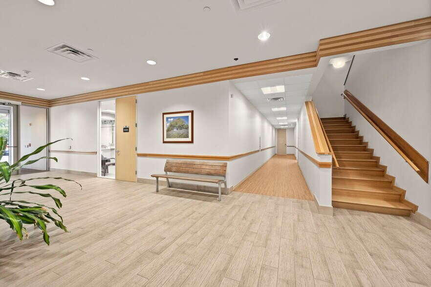 More Photos Of 403 Ogletree Dr, Livingston Medical For Lease