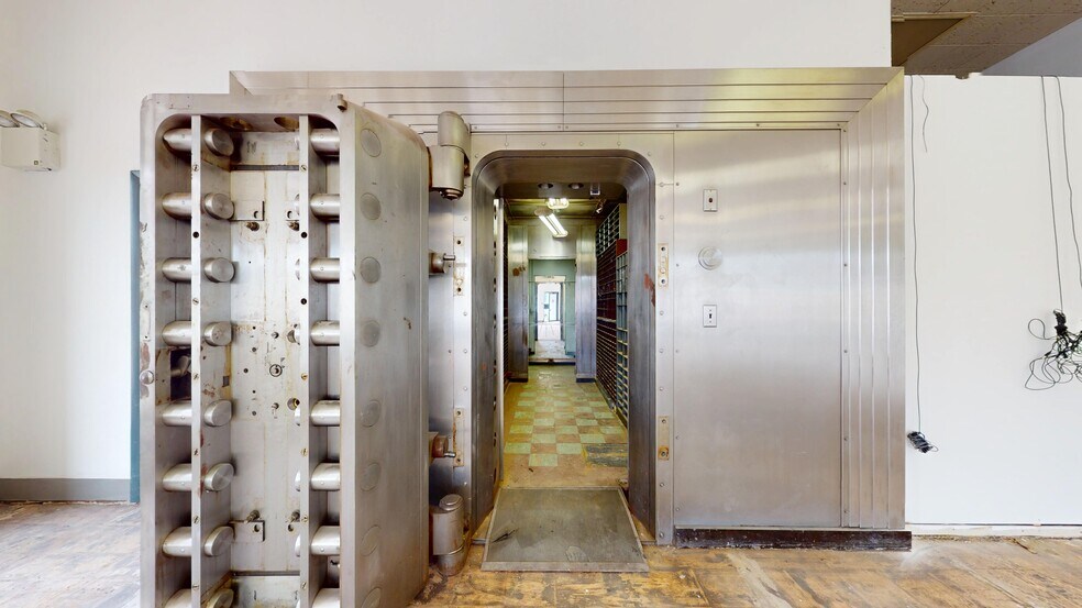 More Photos Of 152 Grant Ave, Vandergrift Storefront Retail Office For Lease