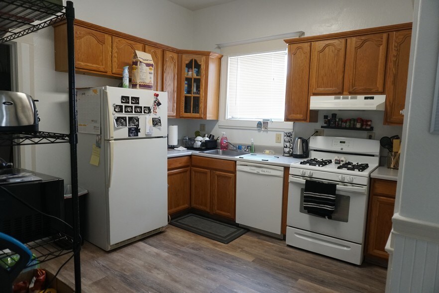 More Photos Of 308-324 G St, Antioch Storefront Retail Office For Lease