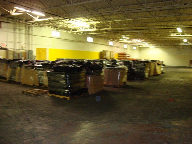 More Photos Of 1700 W Lusher Ave, Elkhart Warehouse For Sale