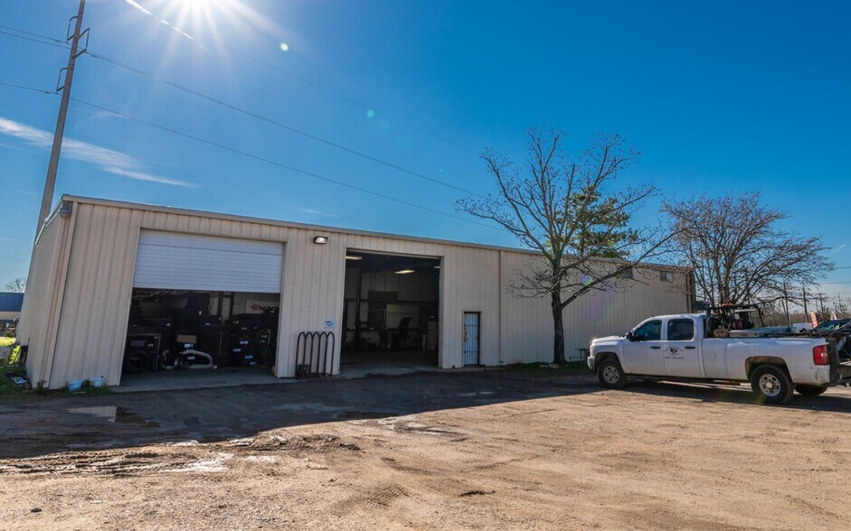 More Photos Of 5918 E State Highway 21, Bryan Industrial For Lease