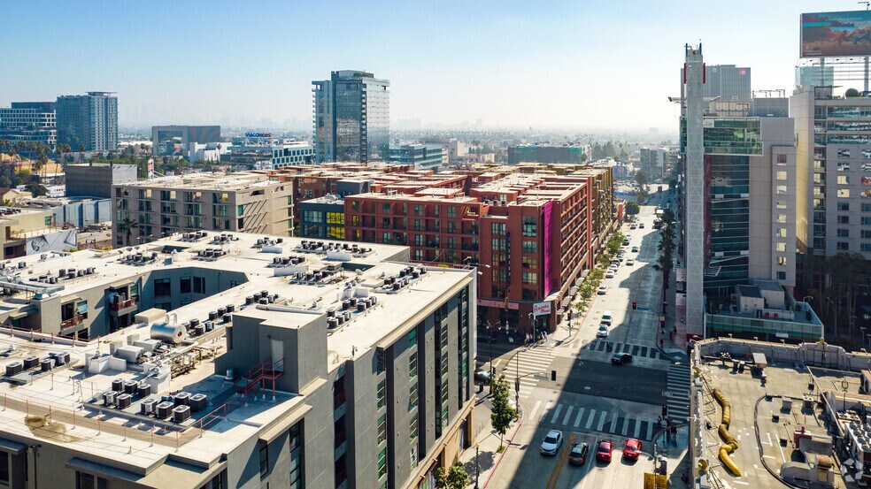 More Photos Of 6200 Hollywood Blvd, Hollywood Apartments For Lease