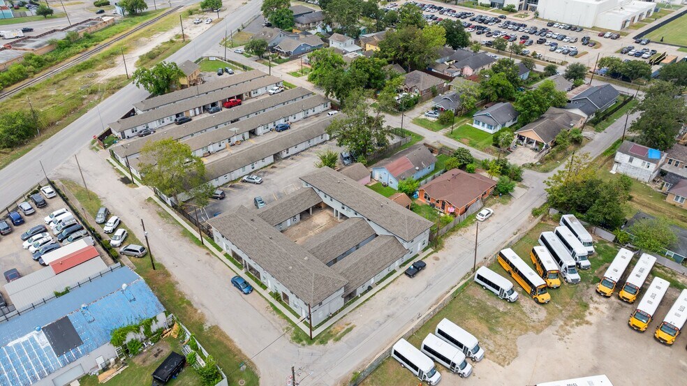More Photos Of 8221 Brumblay St, Houston Multifamily For Sale