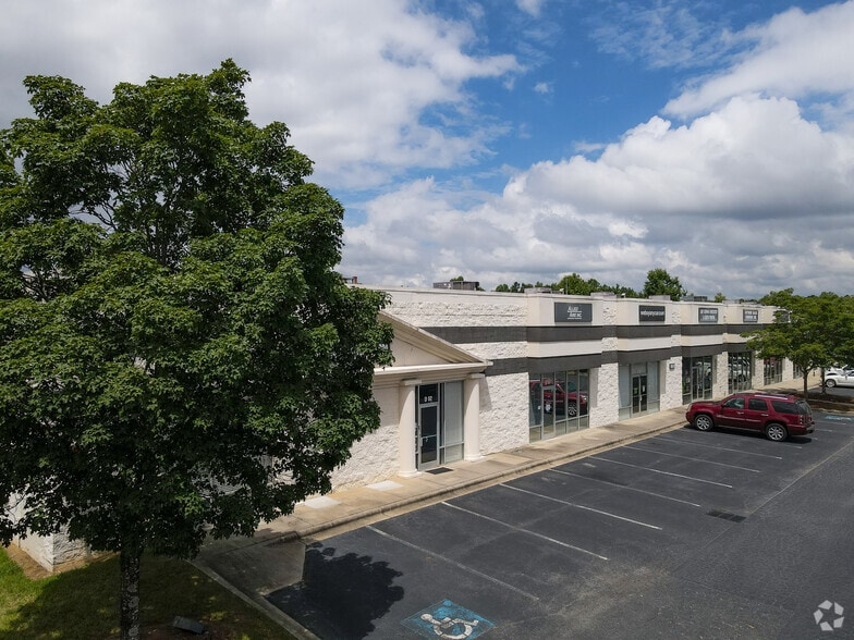 Primary Photo Of 18525 Statesville Rd, Cornelius Office For Sale