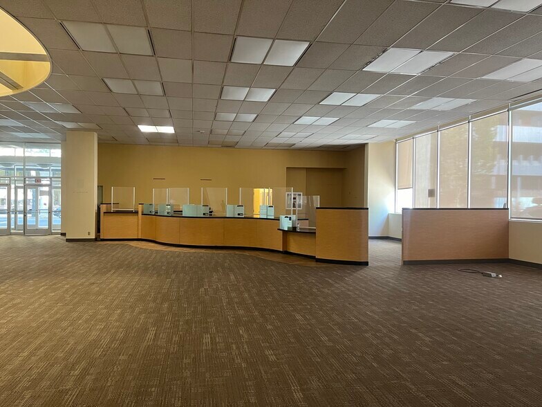 More Photos Of 99 E Broadway, Eugene Office For Sale