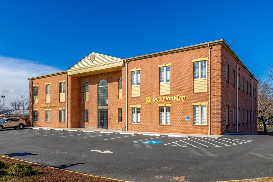 More Photos Of 746 Walker Rd, Great Falls Office For Sale