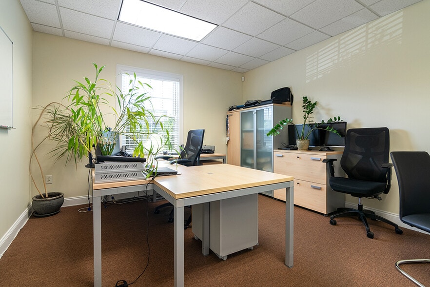 More Photos Of 376 Dry Bridge Rd, North Kingstown Warehouse For Sale