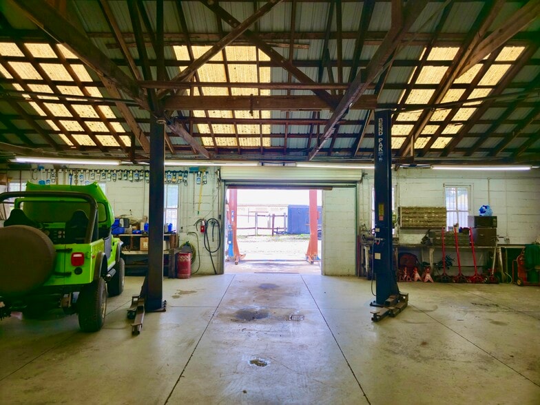 More Photos Of 1310 E 1st Ave, Mount Dora Auto Repair For Lease