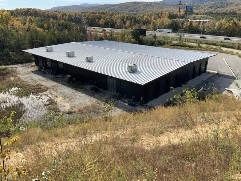 More Photos Of 141 Luther Seiber Blvd, Pioneer Sports And Entertainment For Sale