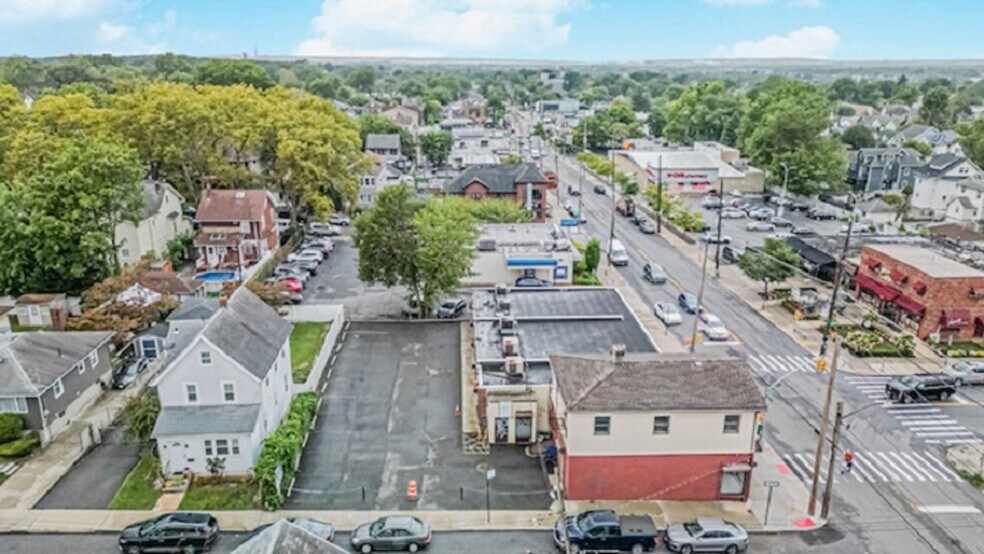 More Photos Of 1890-1898 Victory Blvd, Staten Island Storefront Retail Residential For Lease