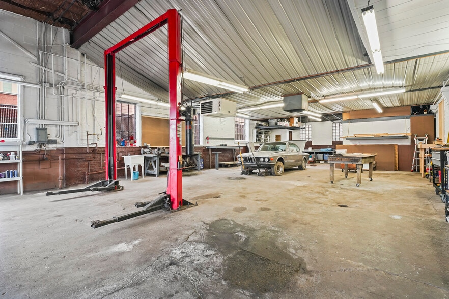 More Photos Of 111 Nott Ter, Schenectady Auto Repair For Sale