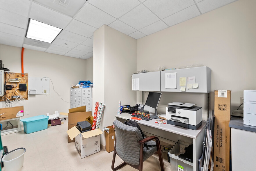 More Photos Of 9161 Liberia Ave, Manassas Medical For Sale