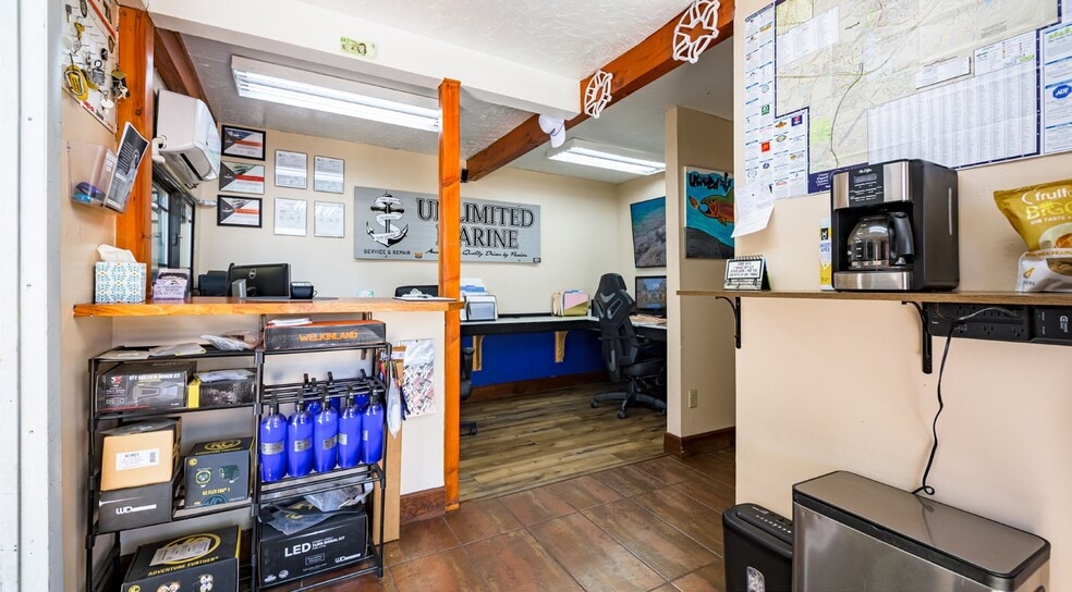 More Photos Of 2720 E Lakin Dr, Flagstaff Service For Lease