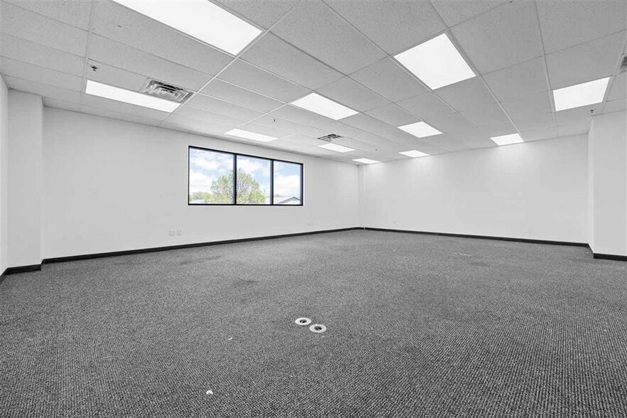 More Photos Of 2000 James St, Coralville Service For Lease