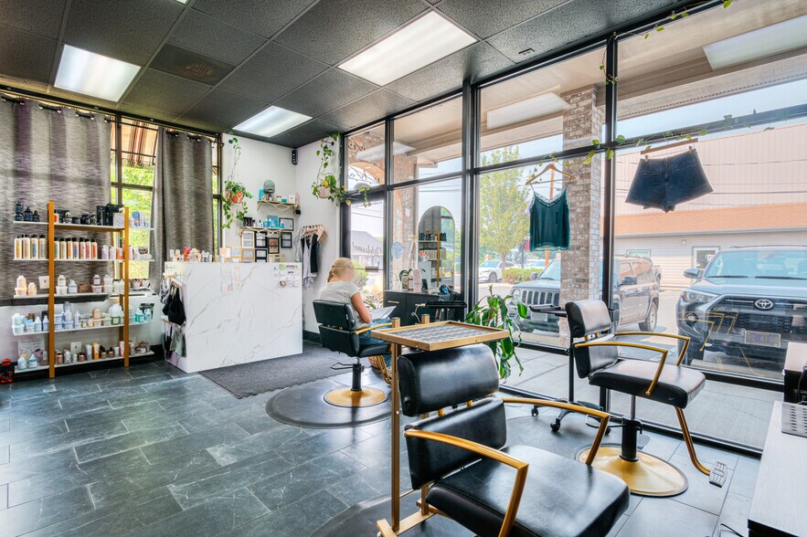 More Photos Of , Redmond General Retail For Sale