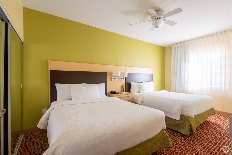 More Photos Of 1003 W Highway 332, Clute Hotel For Sale