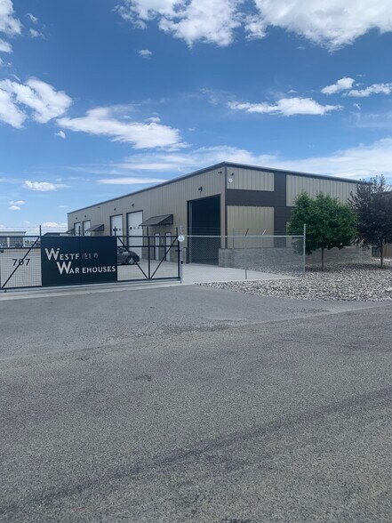 More Photos Of 711 Blackhawk St, Billings Service For Lease