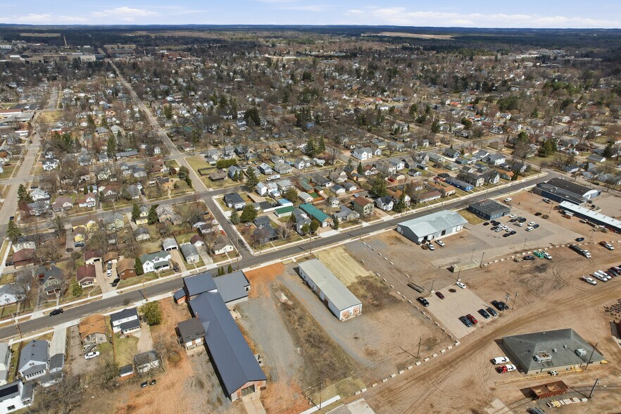More Photos Of 2109 Madison St, Stevens Point Warehouse For Sale