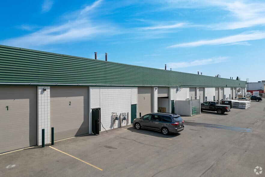 More Photos Of 3610 29th St NE, Calgary Warehouse For Sale